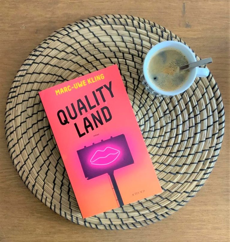 Lire la suite à propos de l’article Quality Land de Marc-Uwe Kling